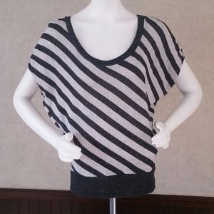 Gray & Black Stripe Wing Arm Top by Timing Size L